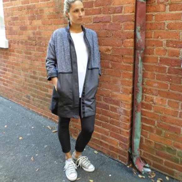 NWOT Rare Lululemon Cocoon Car coat size M - Picture 4 of 16